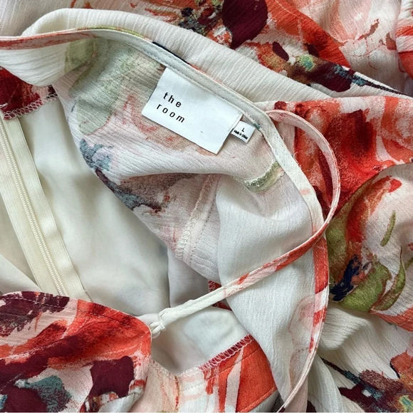 The Room Cream Floral Deep V Maxi Dress with Open Back Size Large - Picture 12 of 14